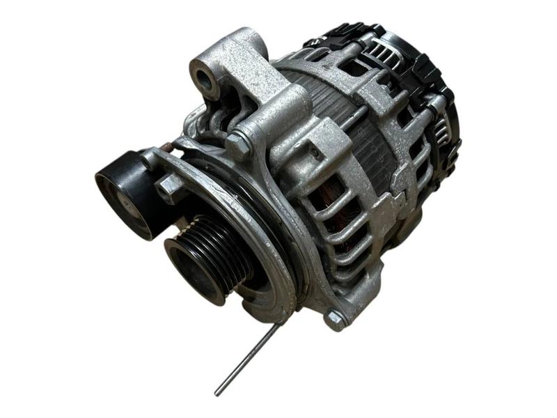 12318571358 Alternador BMW 3 Series G20 Saloon, 3 Series G20 Saloon LCI, 3 Series G21 Touring, 3 Series G21 Touring LCI, 3 Series G80 M3, 5 Series G30, 5 Series G30 LCI, 5 Series G31 Touring, 5 Series G31 Touring LCI, 6 Series G32 GT, 6 Series G32 GT LCI, 7 Series G11, 7 Series G11 LCI, 7 Series G12, 7 Series G12 LCI, 8 Series G14 Convertible, 8 Series G15 Coupé, 8 Series G16 Gran Coupé, X3 G01, X3 M F97, X4 G02, X4 M F98, X5 G05, X6 G06, X7 G07