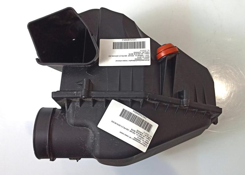 13717643301 Caja filtro de aire BMW 5 Series G30, 5 Series G30 LCI, 5 Series G31 Touring, 5 Series G31 Touring LCI, 5 Series G38, 5 Series G38 LCI, 6 Series G32 GT, 6 Series G32 GT LCI, 7 Series G11, 7 Series G11 LCI, 7 Series G12, 7 Series G12 LCI, 8 Series G14 Convertible, 8 Series G15 Coupé, 8 Series G16 Gran Coupé, X3 G01, X4 G02, X5 G05, X6 G06, X7 G07