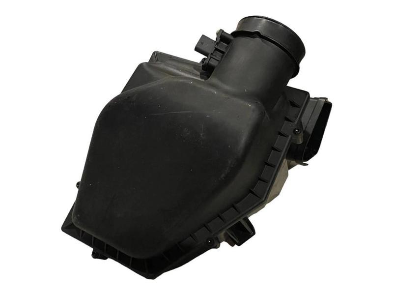 13717643301 Caja filtro de aire BMW 5 Series G30, 5 Series G30 LCI, 5 Series G31 Touring, 5 Series G31 Touring LCI, 5 Series G38, 5 Series G38 LCI, 6 Series G32 GT, 6 Series G32 GT LCI, 7 Series G11, 7 Series G11 LCI, 7 Series G12, 7 Series G12 LCI, 8 Series G14 Convertible, 8 Series G15 Coupé, 8 Series G16 Gran Coupé, X3 G01, X4 G02, X5 G05, X6 G06, X7 G07