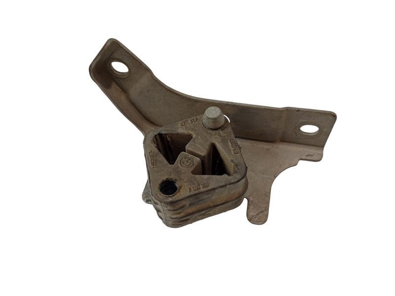 18207585358 Soporte silenciador BMW 5 Series F07 GT LCI, 5 Series F10, 5 Series F10 LCI, 5 Series F11, 5 Series F11 LCI, 5 Series F18, 5 Series F18 LCI, 6 Series F06 Gran Coupé LCI, 6 Series F12, 6 Series F12 LCI, 6 Series F13, 6 Series F13 LCI, 7 Series F01, 7 Series F01 LCI, 7 Series F02, 7 Series F02 LCI