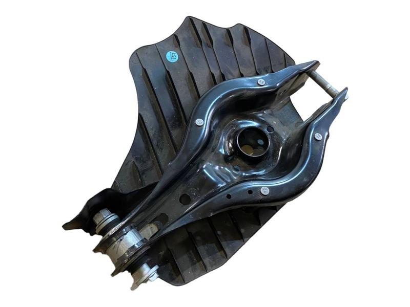 2467126 Brazo suspensión trasero BMW 1 Series F20, 1 Series F20 LCI, 1 Series F21, 1 Series F21 LCI, 2 Series F22, 2 Series F22 LCI, 2 Series F23, 3 Series F30, 3 Series F30 LCI, 3 Series F31, 3 Series F31 LCI