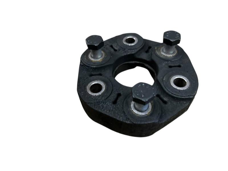 26117610372 Acoplamiento árbol transmisión trasero BMW 1 Series F20, 1 Series F20 LCI, 1 Series F21, 1 Series F21 LCI, 2 Series F22, 2 Series F22 LCI, 2 Series F23, 2 Series F23 LCI, 3 Series F30, 3 Series F30 LCI, 3 Series F31, 3 Series F31 LCI, 3 Series F34 GT LCI, 3 Series F35, 3 Series F35 LCI, 3 Series G20 Saloon, 3 Series G20 Saloon LCI, 3 Series G21 Touring, 3 Series G21 Touring LCI, 3 Series G28 Saloon, 3 Series G28 Saloon LCI, 4 Series F32, 4 Series F32 LCI, 4 Series F33, 4 Series F33 LCI, 4 Series F36 Gran Coupé LCI, 5 Series F07 GT LCI, 5 Series F10, 5 Series F10 LCI, 5 Series F11, 5 Series F11 LCI, 5 Series F18, 5 Series F18 LCI, 5 Series G30, 5 Series G30 LCI, 5 Series G31 Touring, 5 Series G31 Touring LCI, 5 Series G38, 5 Series G38 LCI, 6 Series G32 GT, 6 Series G32 GT LCI, 7 Series G11, 7 Series G11 LCI, 7 Series G12, 7 Series G12 LCI, X1 E84