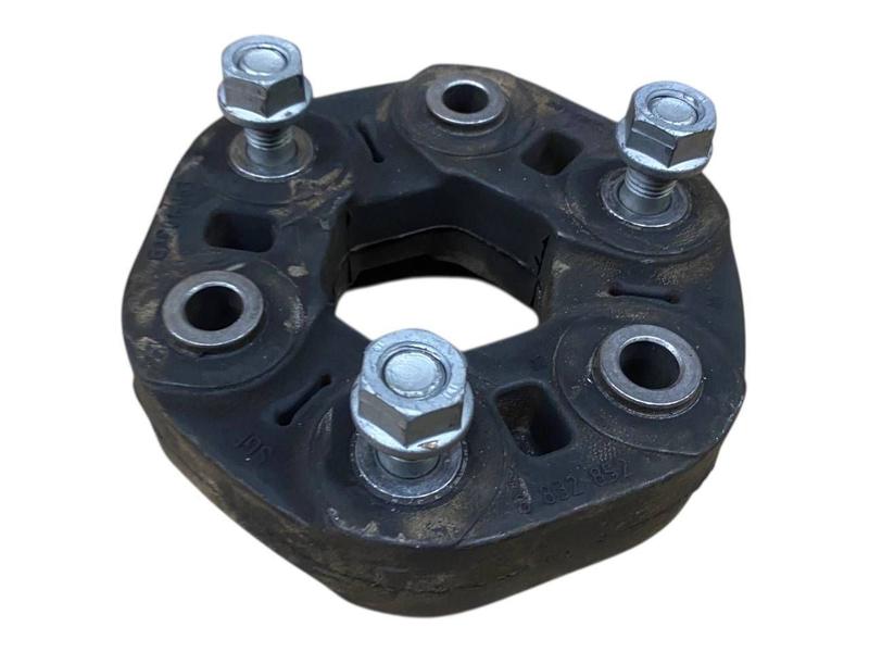 26118832852 Acoplamiento árbol transmisión trasero BMW 3 Series G20 Saloon LCI, 3 Series G21 Touring LCI, 4 Series G23 Convertible LCI, 4 Series G22 Coupé LCI, 4 Series G26 Gran Coupé LCI, 5 Series G30, 5 Series G30 LCI, 5 Series G31 Touring LCI, 5 Series G60 Saloon, 5 Series G61 Touring, 6 Series G32 GT LCI, 7 Series G11, 7 Series G11 LCI, 7 Series G12, 7 Series G12 LCI, 7 Series G70, 8 Series G14 Convertible, 8 Series G15 Coupé, 8 Series G16 Gran Coupé, X3 G01 LCI, X4 G02 LCI, X5 G05 LCI, X6 G06 LCI, X7 G07 LCI, XM G09, Z4 G29