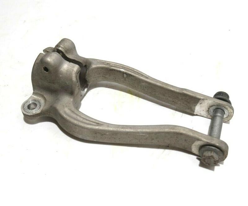 31126861199 Soporte inferior amortiguador BMW 5 Series F90 M5, 5 Series F90 M5 LCI, 5 Series G30, 5 Series G30 LCI, 5 Series G31 Touring, 5 Series G31 Touring LCI, 5 Series G38, 5 Series G38 LCI, 6 Series G32 GT, 6 Series G32 GT LCI, 7 Series G11, 7 Series G11 LCI, 7 Series G12, 7 Series G12 LCI, 8 Series F91 M8 Convertible, 8 Series F92 M8 Coupé, 8 Series G14 Convertible, 8 Series G15 Coupé, 8 Series G16 Gran Coupé