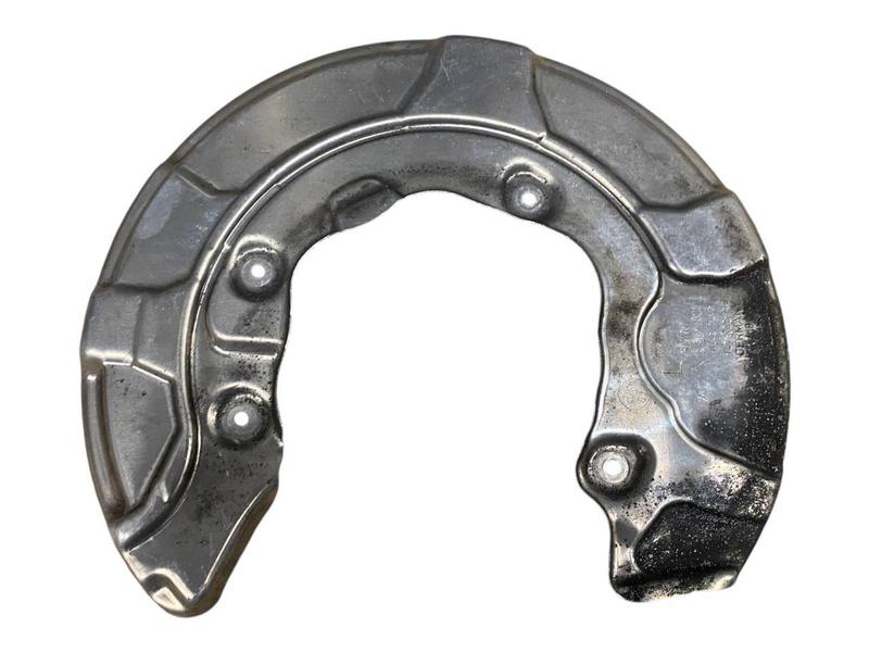 34206861801 Placa protección disco trasero BMW 5 Series G30, 5 Series G30 LCI, 5 Series G31 Touring, 5 Series G31 Touring LCI, 5 Series G38, 5 Series G38 LCI, 6 Series G32 GT, 6 Series G32 GT LCI, 7 Series G11, 7 Series G11 LCI, 7 Series G12, 7 Series G12 LCI, 8 Series G14 Convertible, 8 Series G15 Coupé, 8 Series G16 Gran Coupé, X5 G05, X6 G06, X7 G07