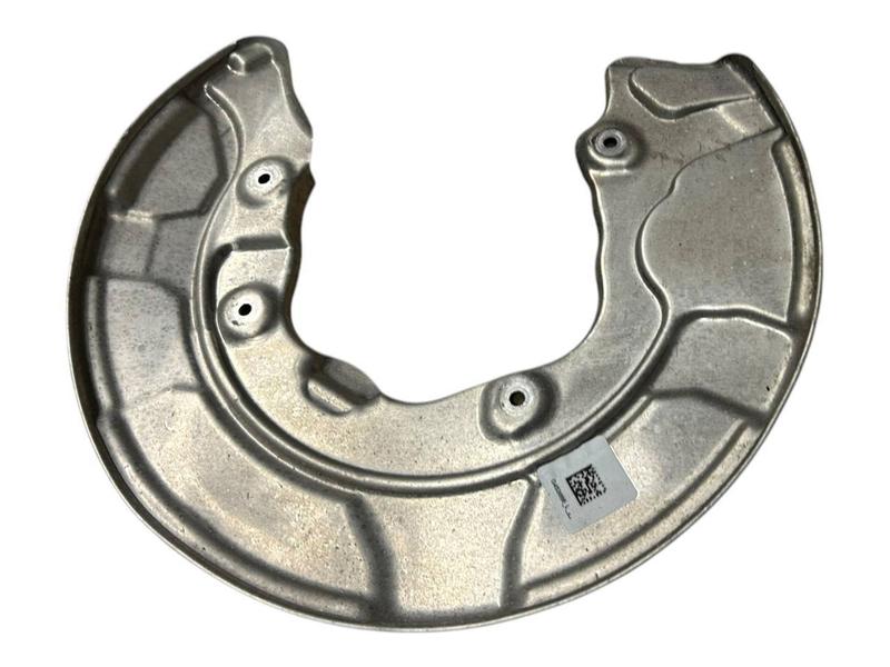 34206861801 Placa protección disco trasero BMW 5 Series G30, 5 Series G30 LCI, 5 Series G31 Touring LCI, 5 Series G38, 5 Series G38 LCI, 5 Series G60 Saloon, 5 Series G61 Touring, 5 Series G68 Saloon, 6 Series G32 GT LCI, 7 Series G11, 7 Series G11 LCI, 7 Series G12, 7 Series G12 LCI, 7 Series G70, 8 Series G14 Convertible, 8 Series G15 Coupé, 8 Series G16 Gran Coupé, X3 G45, X3L G48, X5 G05 LCI, X5L G18 LCI, X6 G06 LCI, X7 G07 LCI