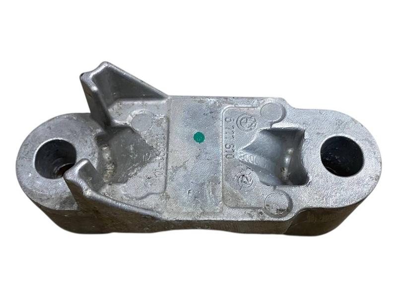 37116777870 Soporte barra estabilizadora delantera BMW 5 Series F07 GT LCI, 5 Series F10, 5 Series F10 LCI, 5 Series F11, 5 Series F11 LCI, 6 Series F06 Gran Coupé, 6 Series F06 Gran Coupé LCI, 6 Series F12, 6 Series F12 LCI, 6 Series F13, 6 Series F13 LCI, 7 Series F01, 7 Series F01 LCI, 7 Series F02, 7 Series F02 LCI