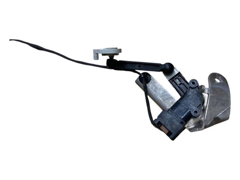 37146895466 Sensor corrector óptico faro BMW 1 Series F20, 1 Series F20 LCI, 1 Series F21, 1 Series F21 LCI, 1 Series F40, 1 Series F70, 2 Series F22, 2 Series F22 LCI, 2 Series F23, 2 Series F23 LCI, 2 Series F44 Gran Coupé, 2 Series F46 Gran Tourer LCI, 2 Series F74 Gran Coupé, 2 Series F87 M2 LCI, 2 Series G42, 2 Series G87 M2, 2 Series U06 Active Tourer, 3 Series F30, 3 Series F30 LCI, 3 Series F31, 3 Series F31 LCI, 3 Series F34 GT LCI, 3 Series F80 M3 LCI, 3 Series G20 Saloon, 3 Series G20 Saloon LCI, 3 Series G21 Touring LCI, 3 Series G28 Saloon, 3 Series G28 Saloon LCI, 3 Series G80 M3 LCI, 3 Series G81 M3 Touring LCI, 4 Series F32, 4 Series F32 LCI, 4 Series F33, 4 Series F33 LCI, 4 Series F36 Gran Coupé LCI, 4 Series F82 M4 LCI, 4 Series F83 M4 LCI, 4 Series G22 Coupé LCI, 4 Series G23 Convertible LCI, 4 Series G26 Gran Coupé LCI, 4 Series G82 M4 Coupé LCI, 4 Series G83 M4 Convertible LCI, 5 Series F07 GT LCI, 5 Series F10, 5 Series F10 LCI, 5 Series F11, 5 Series F11 LCI, 5 Series F90 M5 LCI, 5 Series G30, 5 Series G30 LCI, 5 Series G31 Touring LCI, 5 Series G60 Saloon, 5 Series G61 Touring, 5 Series G68 Saloon, 5 Series G90 M5, 5 Series G99 M5 Touring, 6 Series F06 Gran Coupé LCI, 6 Series F12, 6 Series F12 LCI, 6 Series F13, 6 Series F13 LCI, 6 Series G32 GT LCI, 7 Series F01, 7 Series F01 LCI, 7 Series F02, 7 Series F02 LCI, 7 Series F04 Hybrid, 7 Series G11, 7 Series G11 LCI, 7 Series G12, 7 Series G12 LCI, 7 Series G70, 8 Series F91 M8 Convertible, 8 Series F92 M8 Coupé, 8 Series F93 M8 Gran Coupé, 8 Series G14 Convertible, 8 Series G15 Coupé, 8 Series G16 Gran Coupé, i3 I01 LCI, i4 G26 Gran Coupé LCI, iX I20, MINI Cabrio F57 BEV, MINI Cabrio F57 LCI, MINI Cabrio F67, MINI Clubman F54 LCI, MINI Countryman F60 LCI, MINI Countryman U25, MINI F55 LCI, MINI F56 BEV LCI, MINI F56 LCI, MINI F65, MINI F66, X1 F48 LCI, X1 U11, X1L U12, X2 F39, X2 U10, X3 F25, X3 G01 LCI, X3 G45, X4 F26, X4 G02, X5 G05 LCI, X6 G06 LCI, X7 G07 LCI, XM G09, Z4 G29