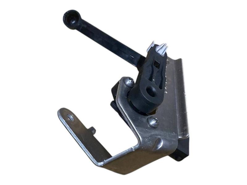 37146895467 Sensor altura suspensión trasera BMW 2 Series F45 Active Tourer LCI, 2 Series F46 Gran Tourer LCI, 3 Series G20 Saloon, 3 Series G20 Saloon LCI, 3 Series G28 Saloon, 3 Series G28 Saloon LCI, 5 Series G68 Saloon, i3 I01, i8 I12 LCI, i8 I15, iX3 G08 BEV LCI, MINI Cabrio F57, MINI Clubman F54, MINI Countryman F60, MINI F55, MINI F56, X1 F48 LCI, X2 F39, X3 G01 LCI, X3 G08 LCI, X3 G45, X3 M F97 LCI, X3L G48, X4 G02 LCI, X4 M F98 LCI, X5 F15, X5 G05 LCI, X5 M F85, X5 M F95 LCI, X5L G18 LCI, X6 F16, X6 G06 LCI, X6 M F86, X6 M F96 LCI, X7 G07 LCI, XM G09