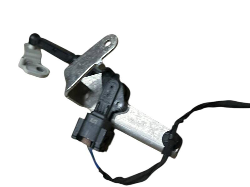 37146895467 Sensor corrector óptico faro BMW 2 Series F45 Active Tourer LCI, 2 Series F46 Gran Tourer LCI, 3 Series G20 Saloon, 3 Series G20 Saloon LCI, 3 Series G28 Saloon, 3 Series G28 Saloon LCI, 5 Series G68 Saloon, i3 I01, i8 I12 LCI, i8 I15, iX3 G08 BEV LCI, MINI Cabrio F57, MINI Clubman F54, MINI Countryman F60, MINI F55, MINI F56, X1 F48 LCI, X2 F39, X3 G01 LCI, X3 G08 LCI, X3 G45, X3 M F97 LCI, X3L G48, X4 G02 LCI, X4 M F98 LCI, X5 F15, X5 G05 LCI, X5 M F85, X5 M F95 LCI, X5L G18 LCI, X6 F16, X6 G06 LCI, X6 M F86, X6 M F96 LCI, X7 G07 LCI, XM G09