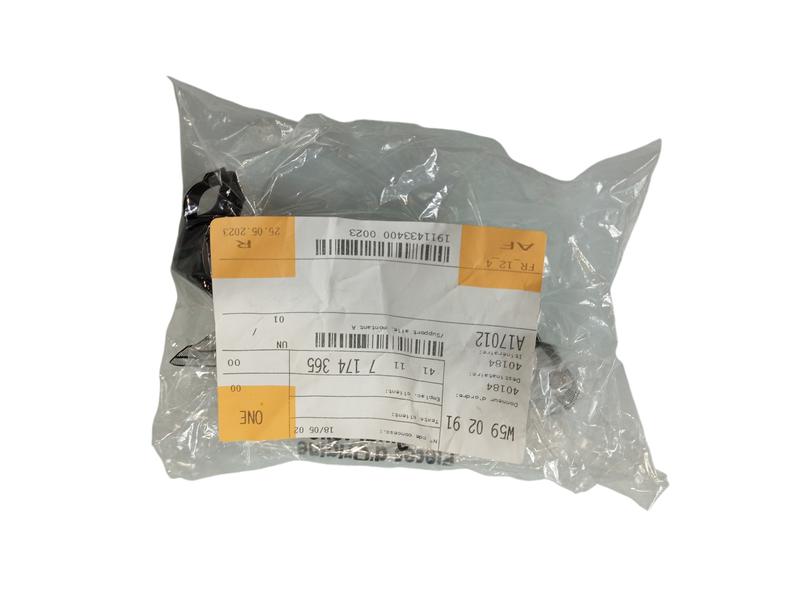 41117174365 Soporte aleta BMW 1 Series F20, 1 Series F20 LCI, 1 Series F21, 1 Series F21 LCI, 1 Series F40, 1 Series F52 Saloon, 2 Series F22, 2 Series F22 LCI, 2 Series F23, 2 Series F23 LCI, 2 Series F45 Active Tourer LCI, 2 Series F46 Gran Tourer LCI, 2 Series F87 M2 LCI, 3 Series F30, 3 Series F30 LCI, 3 Series F31, 3 Series F31 LCI, 3 Series F34 GT LCI, 3 Series F35, 3 Series F35 LCI, 3 Series F80 M3 LCI, 3 Series G20 Saloon, 3 Series G20 Saloon LCI, 3 Series G21 Touring, 3 Series G21 Touring LCI, 3 Series G28 Saloon, 3 Series G28 Saloon LCI, 4 Series F32, 4 Series F32 LCI, 4 Series F33, 4 Series F33 LCI, 4 Series F36 Gran Coupé LCI, 4 Series F82 M4 LCI, 4 Series F83 M4 LCI, 5 Series F07 GT LCI, 5 Series F10, 5 Series F10 LCI, 5 Series F11, 5 Series F11 LCI, 5 Series F18, 5 Series F18 LCI, 5 Series F90 M5, 5 Series F90 M5 LCI, 5 Series G30, 5 Series G30 LCI, 5 Series G31 Touring, 5 Series G31 Touring LCI, 5 Series G38, 5 Series G38 LCI, 6 Series F06 Gran Coupé LCI, 6 Series F12, 6 Series F12 LCI, 6 Series F13, 6 Series F13 LCI, 6 Series G32 GT, 6 Series G32 GT LCI, 7 Series F01, 7 Series F01 LCI, 7 Series F02, 7 Series F02 LCI, 7 Series F04 Hybrid, 7 Series G11, 7 Series G11 LCI, 7 Series G12, 7 Series G12 LCI, 8 Series F91 M8 Convertible, 8 Series F92 M8 Coupé, 8 Series G14 Convertible, 8 Series G15 Coupé, 8 Series G16 Gran Coupé, X1 F48 LCI, X2 F39, X3 F25, X4 F26, X5 E70 LCI, X5 F15, X5 M F85, X6 E71, X6 E72 Hybrid, X6 F16, X6 M F86