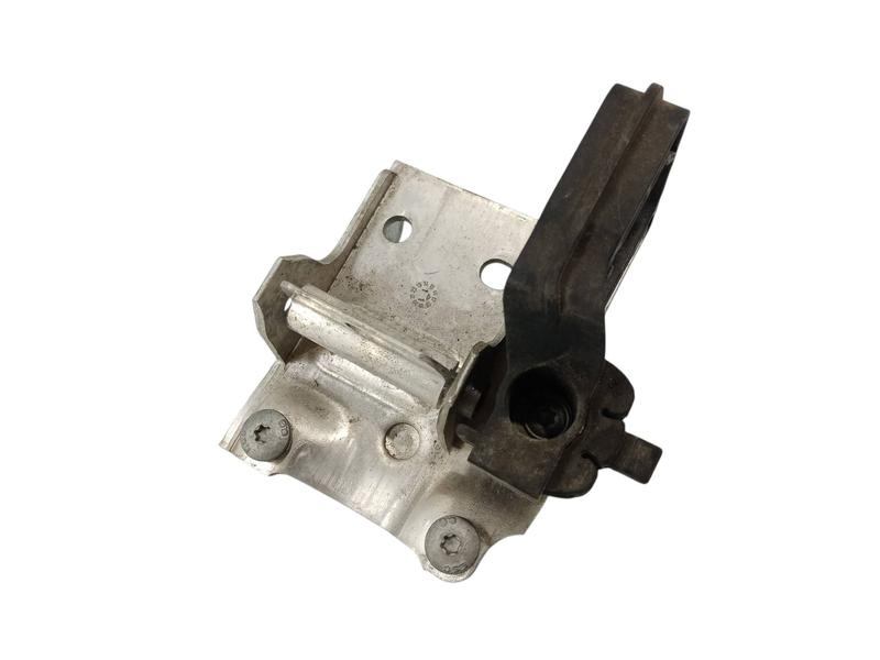 51117186514 Soporte radiador BMW 5 Series F07 GT LCI, 5 Series F10, 5 Series F10 LCI, 5 Series F11, 5 Series F11 LCI, 5 Series F18, 5 Series F18 LCI, 6 Series F06 Gran Coupé LCI, 6 Series F13, 6 Series F13 LCI, 7 Series F01, 7 Series F01 LCI, 7 Series F02, 7 Series F02 LCI, 7 Series F04 Hybrid