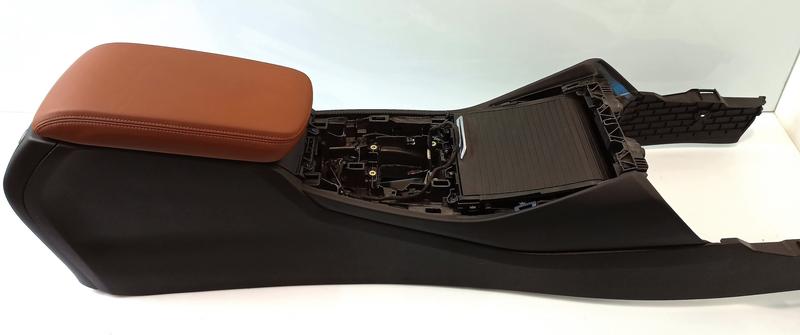 51166818594 Consola central BMW X3 G01, X3 G08