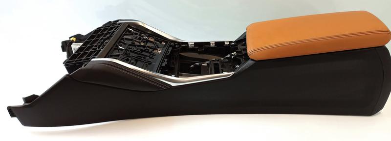 51166996833 Consola central BMW 2 Series G42, 3 Series G20 Saloon, 3 Series G20 Saloon LCI, 3 Series G21 Touring, 3 Series G21 Touring LCI, 3 Series G28 Saloon, 3 Series G28 Saloon LCI, 3 Series G80 M3, 3 Series G80 M3 LCI, 4 Series G22 Coupé, 4 Series G22 Coupé LCI, 4 Series G23 Convertible, 4 Series G23 Convertible LCI, 4 Series G26 Gran Coupé, 4 Series G26 Gran Coupé LCI, 4 Series G82 M4 Coupé, 4 Series G82 M4 Coupé LCI, 4 Series G83 M4 Convertible, 4 Series G83 M4 Convertible LCI, i4 G26 Gran Coupé