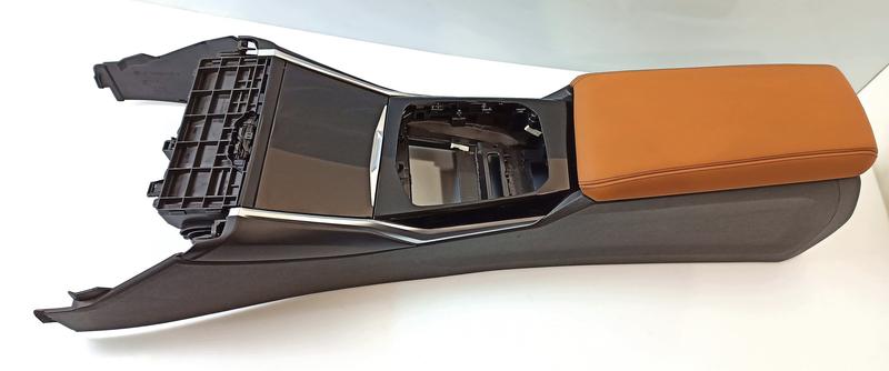 51166996833 Consola central BMW 2 Series G42, 3 Series G20 Saloon, 3 Series G20 Saloon LCI, 3 Series G21 Touring, 3 Series G21 Touring LCI, 3 Series G28 Saloon, 3 Series G28 Saloon LCI, 3 Series G80 M3, 3 Series G80 M3 LCI, 4 Series G22 Coupé, 4 Series G22 Coupé LCI, 4 Series G23 Convertible, 4 Series G23 Convertible LCI, 4 Series G26 Gran Coupé, 4 Series G26 Gran Coupé LCI, 4 Series G82 M4 Coupé, 4 Series G82 M4 Coupé LCI, 4 Series G83 M4 Convertible, 4 Series G83 M4 Convertible LCI, i4 G26 Gran Coupé