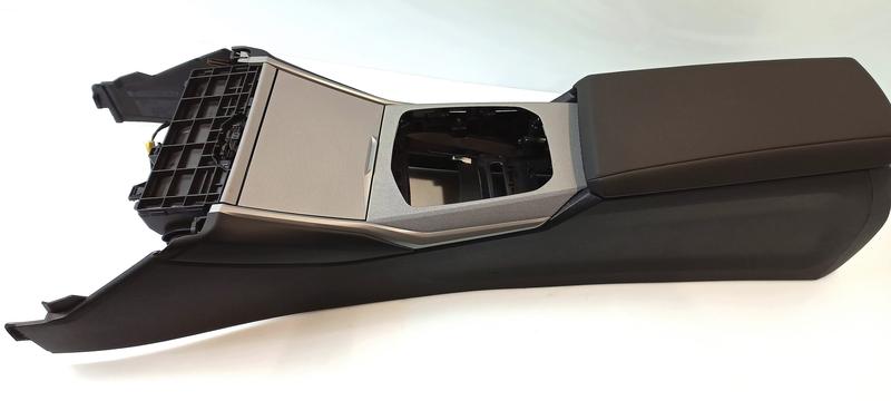 51166996833 Consola central BMW 2 Series G42, 3 Series G20 Saloon, 3 Series G20 Saloon LCI, 3 Series G21 Touring, 3 Series G21 Touring LCI, 3 Series G28 Saloon, 3 Series G28 Saloon LCI, 3 Series G80 M3, 3 Series G80 M3 LCI, 4 Series G22 Coupé, 4 Series G22 Coupé LCI, 4 Series G23 Convertible, 4 Series G23 Convertible LCI, 4 Series G26 Gran Coupé, 4 Series G26 Gran Coupé LCI, 4 Series G82 M4 Coupé, 4 Series G82 M4 Coupé LCI, 4 Series G83 M4 Convertible, 4 Series G83 M4 Convertible LCI, i4 G26 Gran Coupé