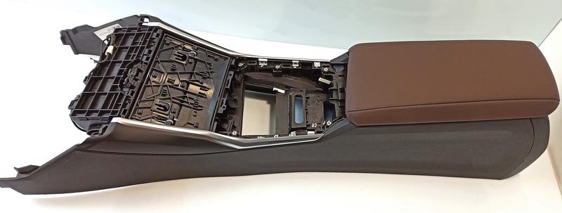 51166996833 Consola central BMW 2 Series G42, 3 Series G20 Saloon, 3 Series G20 Saloon LCI, 3 Series G21 Touring, 3 Series G21 Touring LCI, 3 Series G28 Saloon, 3 Series G28 Saloon LCI, 3 Series G80 M3, 3 Series G80 M3 LCI, 4 Series G22 Coupé, 4 Series G22 Coupé LCI, 4 Series G23 Convertible, 4 Series G23 Convertible LCI, 4 Series G26 Gran Coupé, 4 Series G26 Gran Coupé LCI, 4 Series G82 M4 Coupé, 4 Series G82 M4 Coupé LCI, 4 Series G83 M4 Convertible, 4 Series G83 M4 Convertible LCI, i4 G26 Gran Coupé