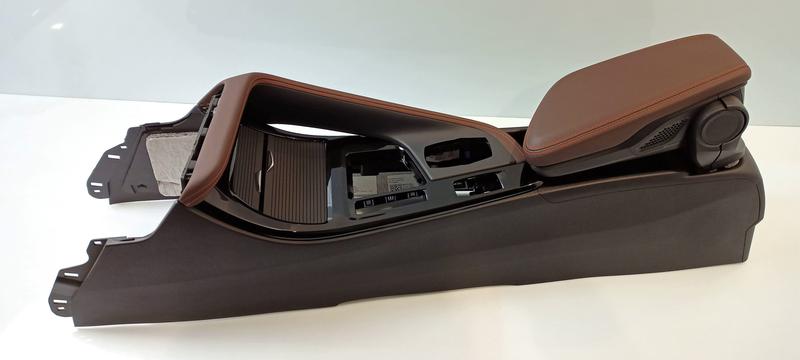 51169335198 Consola central BMW X1 F48 LCI, X2 F39