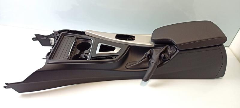 51169360528 Consola central BMW 3 Series F30, 3 Series F30 LCI, 3 Series F31, 3 Series F31 LCI, 3 Series F34 GT LCI, 3 Series F35, 3 Series F35 LCI, 3 Series F80 M3 LCI, 4 Series F32, 4 Series F32 LCI, 4 Series F33, 4 Series F33 LCI, 4 Series F36 Gran Coupé LCI, 4 Series F82 M4 LCI, 4 Series F83 M4 LCI