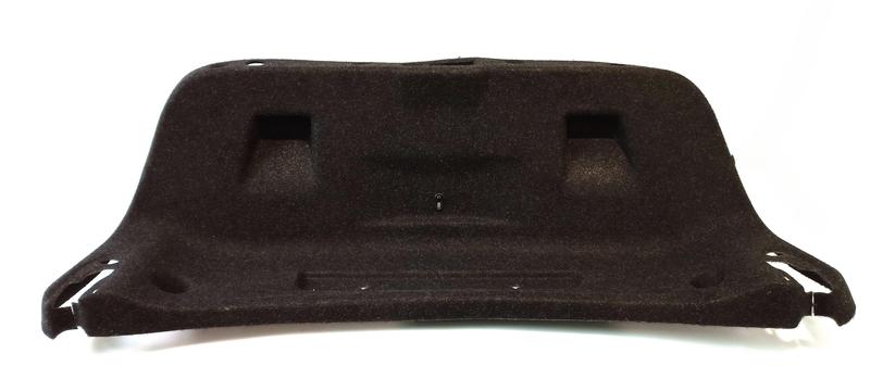 51497295211 Embellecedor portón BMW 4 Series F32, 4 Series F32 LCI, 4 Series F82 M4 LCI