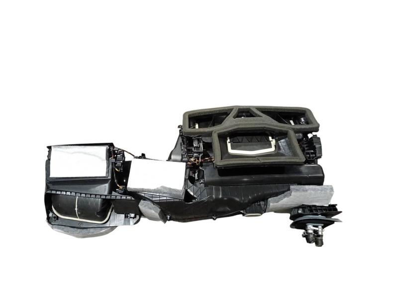 64119361728 Caja climatización interior BMW 5 Series F90 M5, 5 Series F90 M5 LCI, 5 Series G30, 5 Series G30 LCI, 5 Series G31 Touring, 5 Series G31 Touring LCI, 6 Series G32 GT, 6 Series G32 GT LCI, 7 Series G11, 7 Series G11 LCI, 7 Series G12, 7 Series G12 LCI