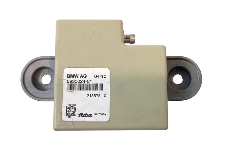 65206935024 Amplificador antena BMW 1 Series E88, 3 Series E90, 3 Series E92, 3 Series E93, 5 Series E60, 5 Series F10, 6 Series E63, 6 Series F12, 6 Series F13, 7 Series E65, 7 Series F01