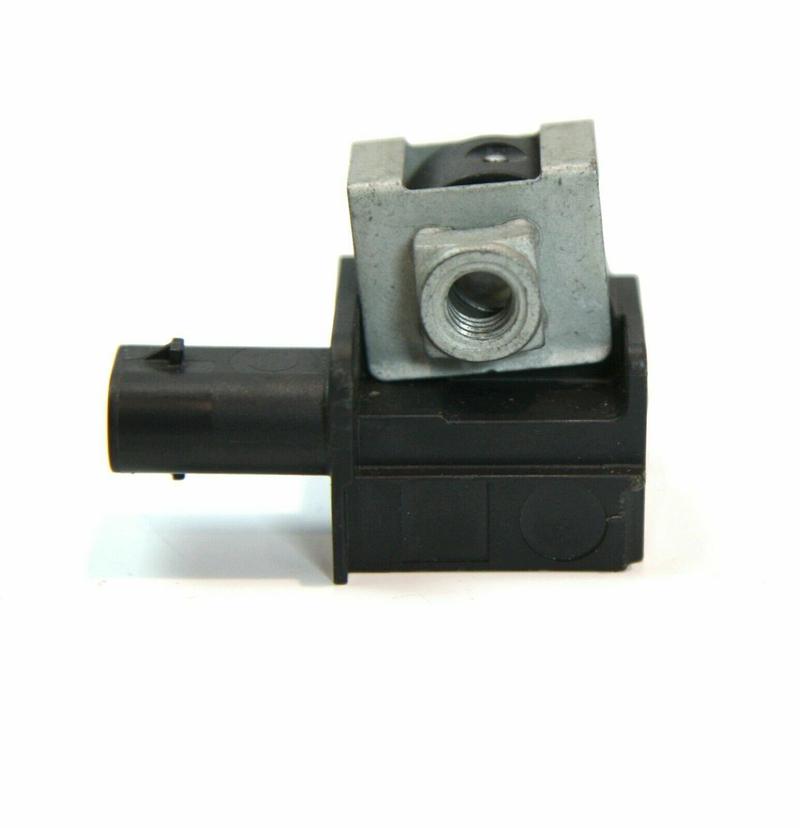 65779224177 Sensor impacto airbag BMW 5 Series F07 GT LCI, 5 Series F10, 5 Series F10 LCI, 5 Series F11, 5 Series F11 LCI, 5 Series F18, 5 Series F18 LCI, 6 Series F06 Gran Coupé LCI, 6 Series F12, 6 Series F12 LCI, 6 Series F13, 6 Series F13 LCI, 7 Series F01, 7 Series F01 LCI, 7 Series F02, 7 Series F02 LCI, 7 Series G11, 7 Series G11 LCI, 7 Series G12, 7 Series G12 LCI, X3 F25, X4 F26, X5 F15, X5 M F85, X6 F16, X6 M F86