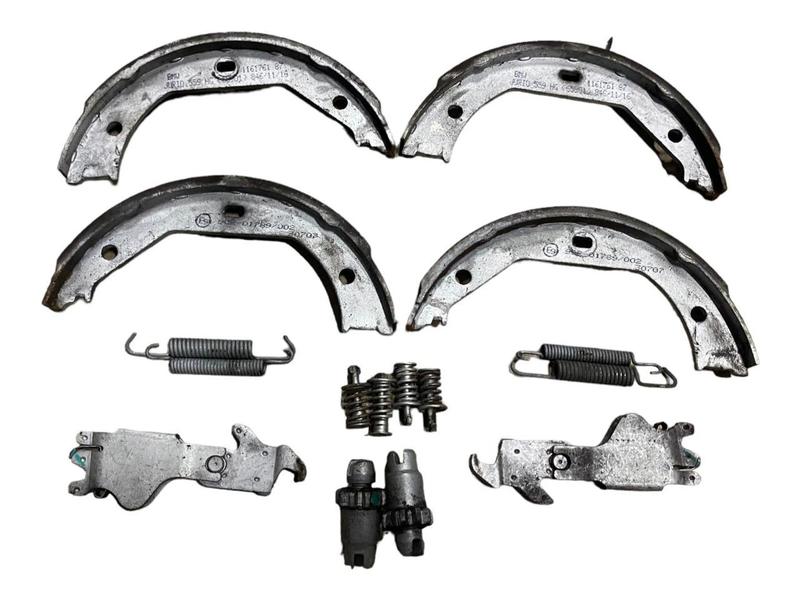 6761292 Pastillas freno de mano 1 Series E81, 1 Series E82, 1 Series E87, 1 Series E87 LCI, 1 Series E88, 2 Series F87 M2 LCI, 3 Series E46, 3 Series E90, 3 Series E90 LCI, 3 Series E91, 3 Series E91 LCI, 3 Series E92, 3 Series E92 LCI, 3 Series E93, 3 Series E93 LCI, 3 Series F30, 3 Series F30 LCI, 3 Series F31, 3 Series F31 LCI, 3 Series F34 GT LCI, 3 Series F35, 3 Series F35 LCI, 3 Series F80 M3 LCI, 4 Series F32, 4 Series F32 LCI, 4 Series F33, 4 Series F33 LCI, 4 Series F36 Gran Coupé LCI, 4 Series F82 M4 LCI, 4 Series F83 M4 LCI, 5 Series E39, X1 E84