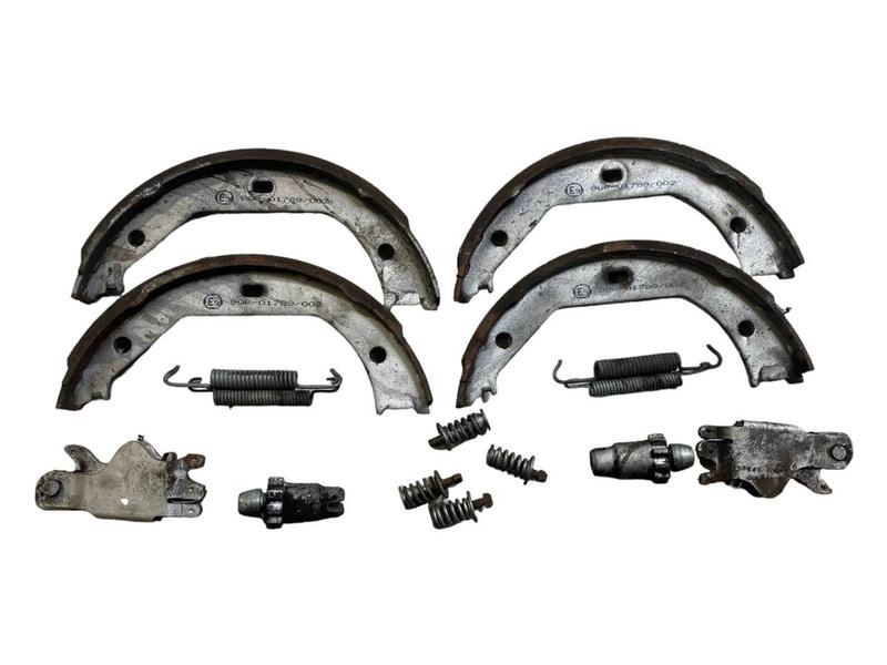 6761292 Pastillas freno de mano 1 Series E81, 1 Series E82, 1 Series E87, 1 Series E87 LCI, 1 Series E88, 2 Series F87 M2 LCI, 3 Series E46, 3 Series E90, 3 Series E90 LCI, 3 Series E91, 3 Series E91 LCI, 3 Series E92, 3 Series E92 LCI, 3 Series E93, 3 Series E93 LCI, 3 Series F30, 3 Series F30 LCI, 3 Series F31, 3 Series F31 LCI, 3 Series F34 GT LCI, 3 Series F35, 3 Series F35 LCI, 3 Series F80 M3 LCI, 4 Series F32, 4 Series F32 LCI, 4 Series F33, 4 Series F33 LCI, 4 Series F36 Gran Coupé LCI, 4 Series F82 M4 LCI, 4 Series F83 M4 LCI, 5 Series E39, X1 E84