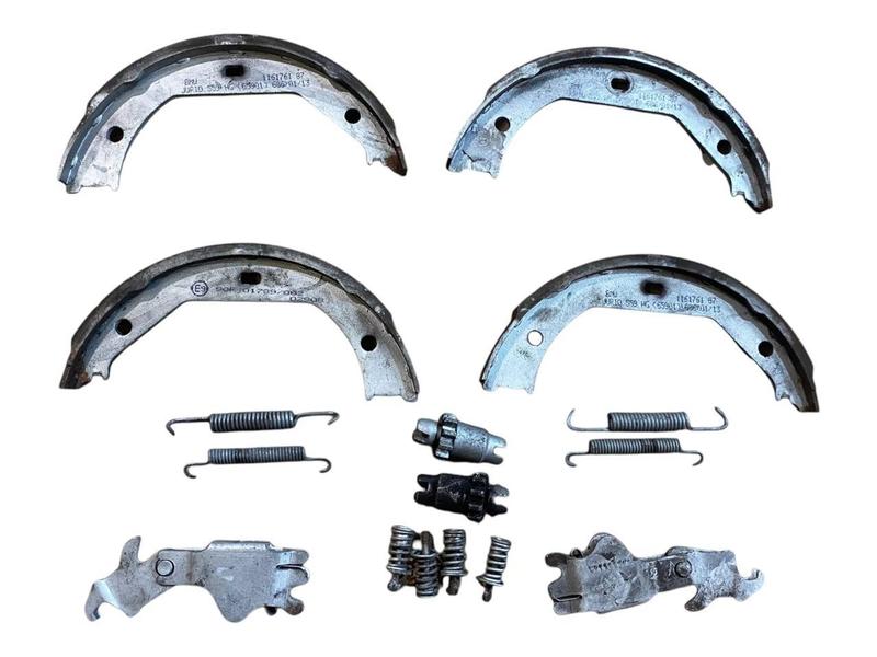 6761292 Pastillas freno de mano 1 Series E81, 1 Series E82, 1 Series E87, 1 Series E87 LCI, 1 Series E88, 2 Series F87 M2 LCI, 3 Series E46, 3 Series E90, 3 Series E90 LCI, 3 Series E91, 3 Series E91 LCI, 3 Series E92, 3 Series E92 LCI, 3 Series E93, 3 Series E93 LCI, 3 Series F30, 3 Series F30 LCI, 3 Series F31, 3 Series F31 LCI, 3 Series F34 GT LCI, 3 Series F35, 3 Series F35 LCI, 3 Series F80 M3 LCI, 4 Series F32, 4 Series F32 LCI, 4 Series F33, 4 Series F33 LCI, 4 Series F36 Gran Coupé LCI, 4 Series F82 M4 LCI, 4 Series F83 M4 LCI, 5 Series E39, X1 E84