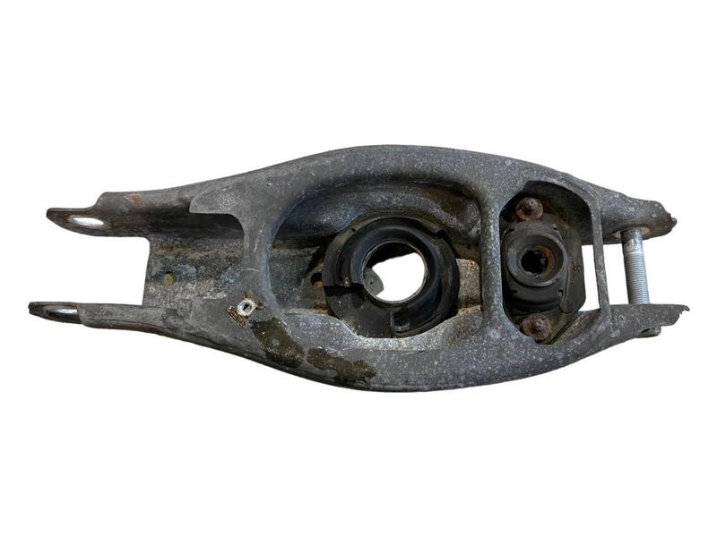 6772899 Brazo superior suspensión trasera BMW 1 Series E81, 1 Series E82, 1 Series E87, 1 Series E87 LCI, 1 Series E88, 3 Series E90, 3 Series E90 LCI, 3 Series E91, 3 Series E91 LCI, 3 Series E92, 3 Series E92 LCI, 3 Series E93, 3 Series E93 LCI, X1 E84