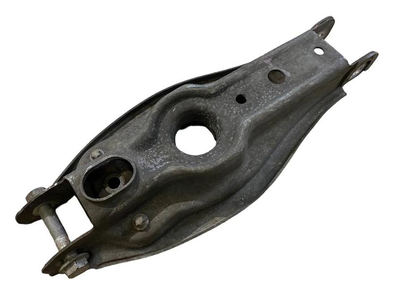 6772899 Brazo superior suspensión trasera BMW 1 Series E81, 1 Series E82, 1 Series E87, 1 Series E87 LCI, 1 Series E88, 3 Series E90, 3 Series E90 LCI, 3 Series E91, 3 Series E91 LCI, 3 Series E92, 3 Series E92 LCI, 3 Series E93, 3 Series E93 LCI, X1 E84