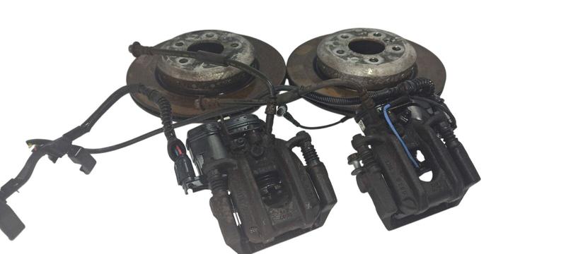 6793041 Juego discos y pinzas de freno BMW 5 Series F10, 5 Series F10 LCI, 5 Series F11, 5 Series F11 LCI, 5 Series F18, 5 Series F18 LCI