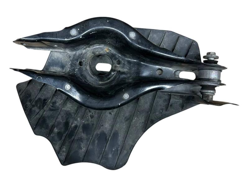 6796138 Brazo superior suspensión trasera BMW 1 Series F20, 1 Series F20 LCI, 1 Series F21, 1 Series F21 LCI, 2 Series F22, 2 Series F22 LCI, 2 Series F23, 2 Series F23 LCI, 3 Series F30, 3 Series F30 LCI, 3 Series F31, 3 Series F31 LCI, 3 Series F34 GT LCI, 3 Series F35, 3 Series F35 LCI, 4 Series F32, 4 Series F32 LCI, 4 Series F33, 4 Series F33 LCI, 4 Series F36 Gran Coupé LCI