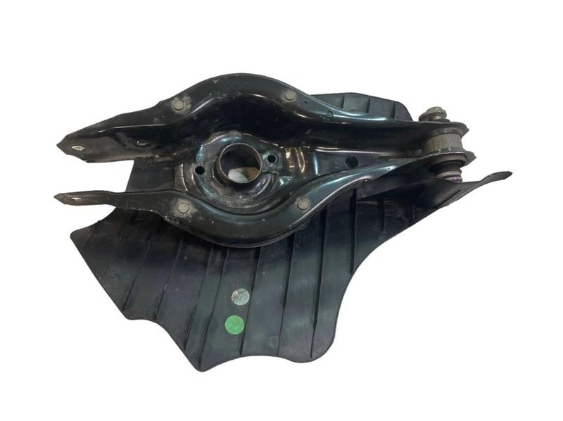 6796138 Brazo superior suspensión trasera BMW 1 Series F20, 1 Series F20 LCI, 1 Series F21, 1 Series F21 LCI, 2 Series F22, 2 Series F22 LCI, 2 Series F23, 2 Series F23 LCI, 3 Series F30, 3 Series F30 LCI, 3 Series F31, 3 Series F31 LCI, 3 Series F34 GT LCI, 3 Series F35, 3 Series F35 LCI, 4 Series F32, 4 Series F32 LCI, 4 Series F33, 4 Series F33 LCI, 4 Series F36 Gran Coupé LCI