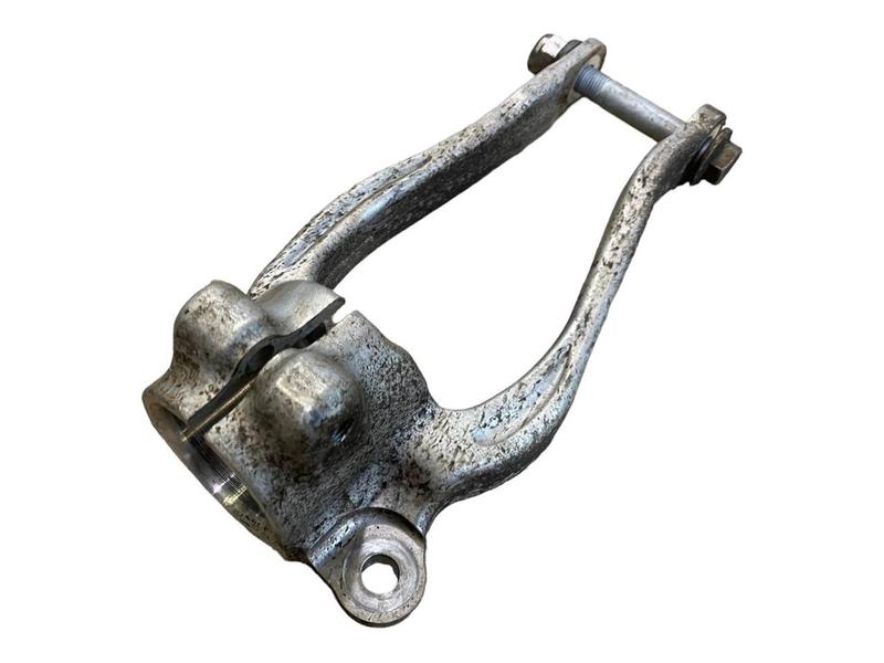 6861199 Soporte inferior amortiguador 5 Series F90 M5, 5 Series F90 M5 LCI, 5 Series G30, 5 Series G30 LCI, 5 Series G31 Touring, 5 Series G31 Touring LCI, 5 Series G38, 5 Series G38 LCI, 6 Series G32 GT, 6 Series G32 GT LCI, 7 Series G11, 7 Series G11 LCI, 7 Series G12, 7 Series G12 LCI, 8 Series F91 M8 Convertible, 8 Series F92 M8 Coupé, 8 Series G14 Convertible, 8 Series G15 Coupé, 8 Series G16 Gran Coupé