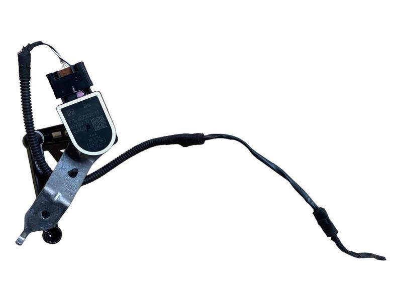 6870000 Sensor corrector óptico faro BMW 1 Series F20, 1 Series F20 LCI, 1 Series F21, 1 Series F21 LCI, 1 Series F40, 2 Series F22, 2 Series F22 LCI, 2 Series F23, 2 Series F23 LCI, 2 Series F87 M2 LCI, 3 Series F30, 3 Series F30 LCI, 3 Series F31, 3 Series F31 LCI, 3 Series F34 GT LCI, 3 Series F35, 3 Series F35 LCI, 3 Series F80 M3 LCI, 3 Series G20 Saloon, 3 Series G20 Saloon LCI, 3 Series G21 Touring, 3 Series G21 Touring LCI, 3 Series G28 Saloon, 3 Series G28 Saloon LCI, 4 Series F32, 4 Series F32 LCI, 4 Series F33, 4 Series F33 LCI, 4 Series F36 Gran Coupé LCI, 4 Series F82 M4 LCI, 4 Series F83 M4 LCI, 5 Series F07 GT LCI, 5 Series F10, 5 Series F10 LCI, 5 Series F11, 5 Series F11 LCI, 5 Series F18, 5 Series F18 LCI, 5 Series F90 M5, 5 Series F90 M5 LCI, 5 Series G30, 5 Series G30 LCI, 5 Series G31 Touring, 5 Series G31 Touring LCI, 5 Series G38, 5 Series G38 LCI, 6 Series F06 Gran Coupé LCI, 6 Series F12, 6 Series F12 LCI, 6 Series F13, 6 Series F13 LCI, 6 Series G32 GT, 6 Series G32 GT LCI, 7 Series F01, 7 Series F01 LCI, 7 Series F02, 7 Series F02 LCI, 7 Series F04 Hybrid, 7 Series G11, 7 Series G11 LCI, 7 Series G12, 7 Series G12 LCI, 8 Series F91 M8 Convertible, 8 Series F92 M8 Coupé, 8 Series G14 Convertible, 8 Series G15 Coupé, 8 Series G16 Gran Coupé, i3 I01 LCI, i8 I12 LCI, i8 I15, MINI F55, MINI F56, X2 F39, X3 F25, X4 F26, Z4 G29