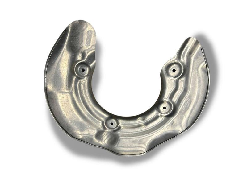 6870532 Placa protección disco trasero BMW iX3 G08 BEV LCI, X3 G01 LCI, X3 G08 LCI, X3 M F97 LCI, X4 G02 LCI, X4 M F98 LCI