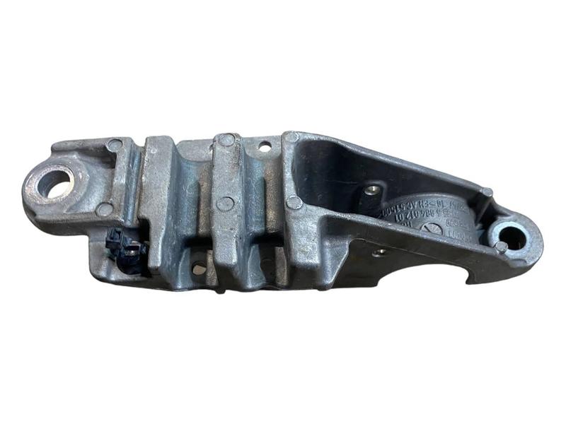 6884012 Soporte barra estabilizadora delantera 5 Series F90 M5, 5 Series F90 M5 LCI, 5 Series G30, 5 Series G30 LCI, 5 Series G31 Touring, 5 Series G31 Touring LCI, 5 Series G38, 5 Series G38 LCI, 6 Series G32 GT, 6 Series G32 GT LCI, 7 Series G11, 7 Series G11 LCI, 7 Series G12, 7 Series G12 LCI, 8 Series F91 M8 Convertible, 8 Series F92 M8 Coupé, 8 Series F93 M8 Gran Coupé, 8 Series G14 Convertible, 8 Series G15 Coupé, 8 Series G16 Gran Coupé