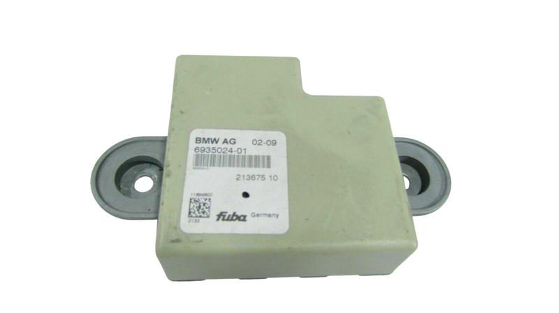 6917714 Amplificador antena BMW 1 Series E88, 3 Series E90, 3 Series E92, 3 Series E93, 5 Series E60, 5 Series E61, 5 Series F10, 5 Series F11, 5 Series F18, 6 Series E63, 7 Series F02