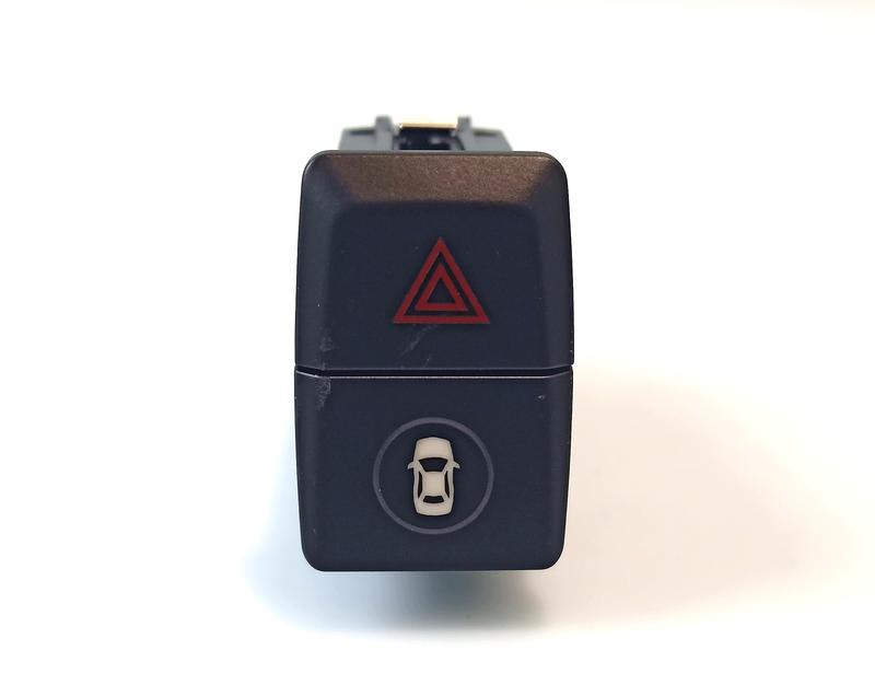 6993055 Triángulo de emergencia X3 G01, X3 G08, X3 M F97, X4 G02, X4 M F98