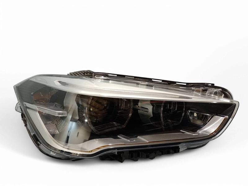 7436464 Faro BMW X1 F48