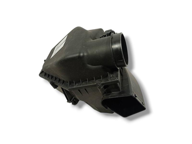 7643301 Caja filtro de aire BMW 5 Series G30, 5 Series G30 LCI, 5 Series G31 Touring LCI, 6 Series G32 GT LCI, 7 Series G11, 7 Series G11 LCI, 7 Series G12, 7 Series G12 LCI, 8 Series G14 Convertible, 8 Series G15 Coupé, 8 Series G16 Gran Coupé, X3 G01 LCI, X4 G02 LCI, X5 G05 LCI, X5L G18, X6 G06 LCI, X7 G07 LCI