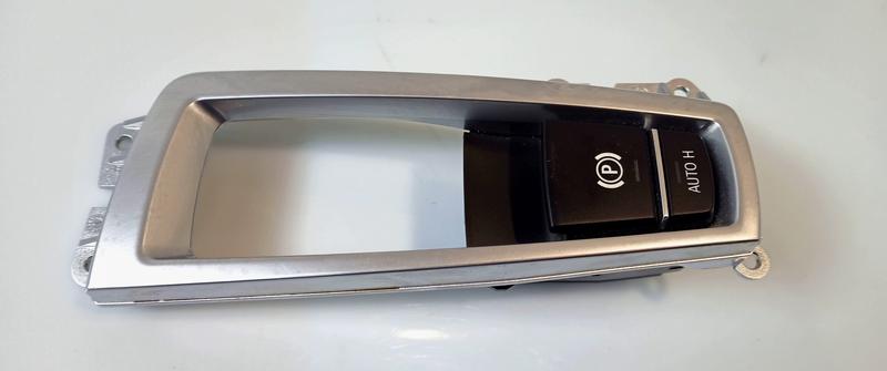 9217594 Interruptor freno de estacionamiento BMW 5 Series F10, 5 Series F10 LCI, 5 Series F11, 5 Series F11 LCI, 5 Series F18, 5 Series F18 LCI, 6 Series F06 Gran Coupé LCI, 6 Series F12, 6 Series F12 LCI, 6 Series F13, 6 Series F13 LCI, X3 F25, X4 F26