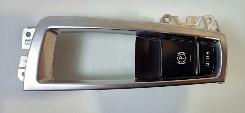 9217594 Interruptor freno de estacionamiento BMW 5 Series F10, 5 Series F10 LCI, 5 Series F11, 5 Series F11 LCI, 5 Series F18, 5 Series F18 LCI, 6 Series F06 Gran Coupé LCI, 6 Series F12, 6 Series F12 LCI, 6 Series F13, 6 Series F13 LCI, X3 F25, X4 F26