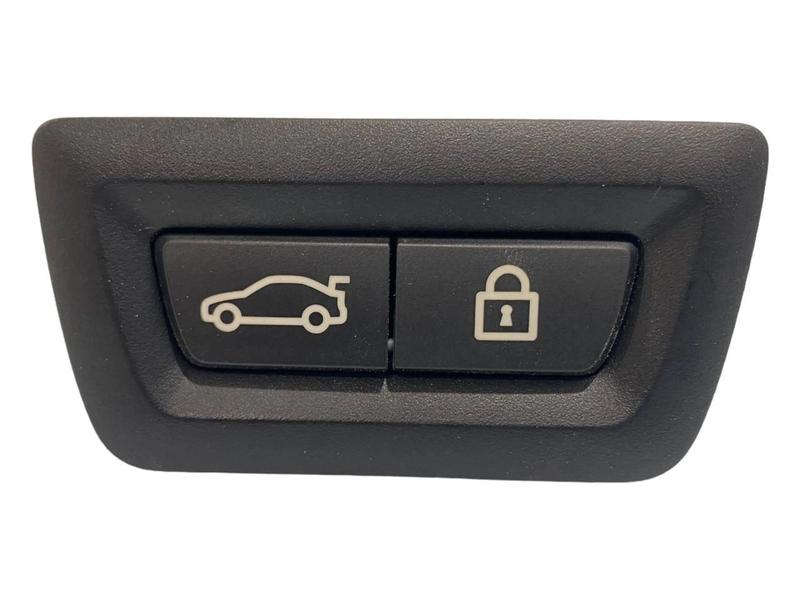 9275121 Botón apertura portón 1 Series F40, 2 Series F45 Active Tourer LCI, 2 Series F46 Gran Tourer LCI, 3 Series F31, 3 Series F31 LCI, 3 Series F34 GT LCI, 3 Series G20 Saloon, 3 Series G20 Saloon LCI, 3 Series G21 Touring, 3 Series G21 Touring LCI, 3 Series G28 Saloon, 3 Series G28 Saloon LCI, 4 Series F36 Gran Coupé LCI, 5 Series F07 GT LCI, 5 Series F10, 5 Series F10 LCI, 5 Series F11, 5 Series F11 LCI, 5 Series F18, 5 Series F18 LCI, 5 Series F90 M5, 5 Series F90 M5 LCI, 5 Series G30, 5 Series G30 LCI, 5 Series G31 Touring, 5 Series G31 Touring LCI, 5 Series G38, 5 Series G38 LCI, 6 Series F06 Gran Coupé LCI, 6 Series G32 GT, 6 Series G32 GT LCI, 7 Series F01, 7 Series F01 LCI, 7 Series F02, 7 Series F02 LCI, 7 Series F04 Hybrid, 7 Series G11, 7 Series G11 LCI, 7 Series G12, 7 Series G12 LCI, 8 Series F91 M8 Convertible, 8 Series F92 M8 Coupé, 8 Series G14 Convertible, 8 Series G15 Coupé, 8 Series G16 Gran Coupé, MINI Countryman F60, X1 F48 LCI, X2 F39, X3 F25, X3 G01, X3 G08, X3 M F97, X4 F26, X4 G02, X4 M F98, X5 F15, X5 G05, X5 M F85, X6 F16, X6 G06, X6 M F86, X7 G07