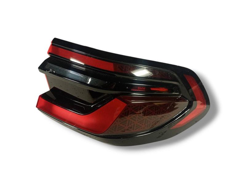 9881354 Pilotos traseros BMW X7 G07 LCI